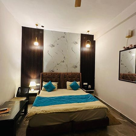 Shivjot Hotel Kharar 외부 사진
