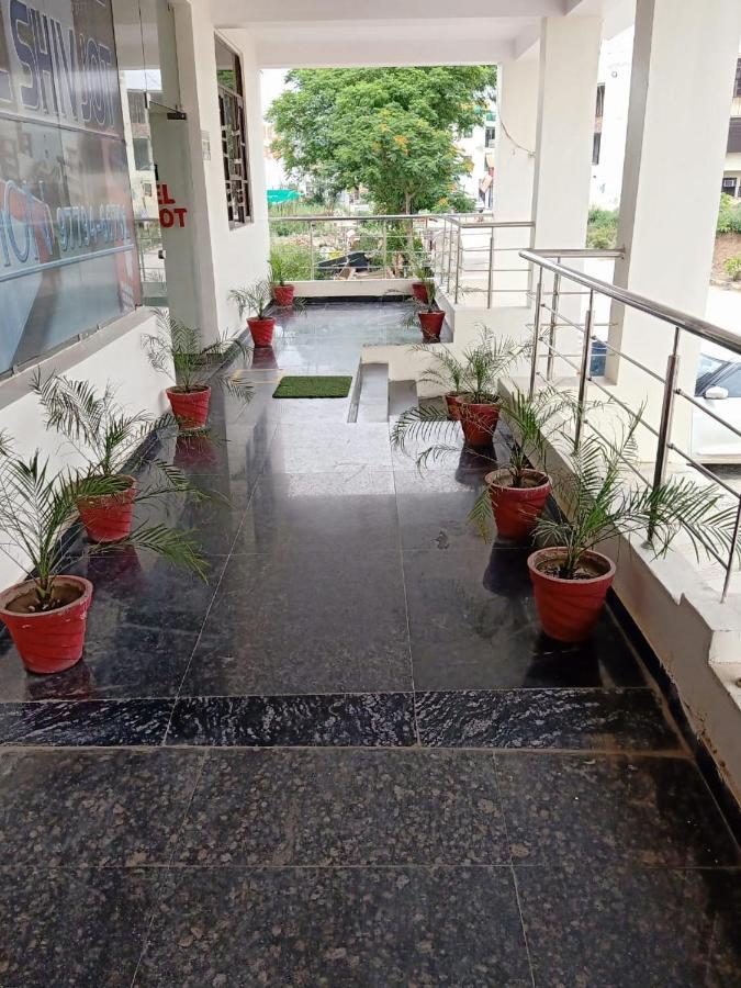 Shivjot Hotel Kharar 외부 사진