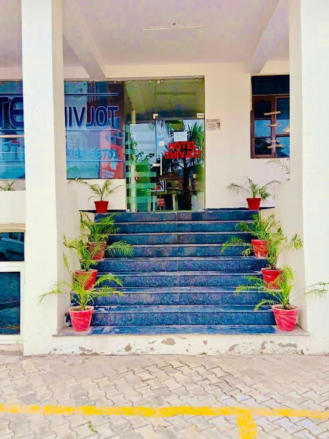 Shivjot Hotel Kharar 외부 사진