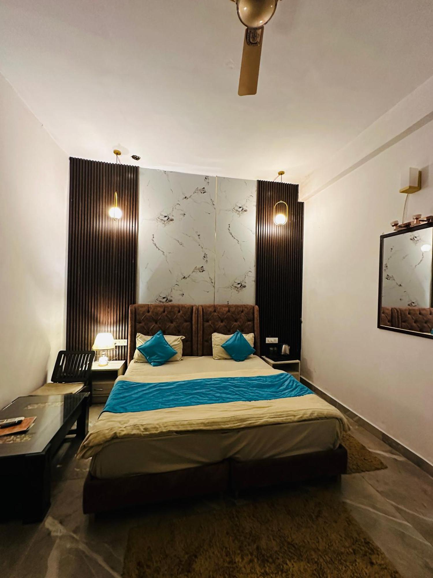 Shivjot Hotel Kharar 외부 사진
