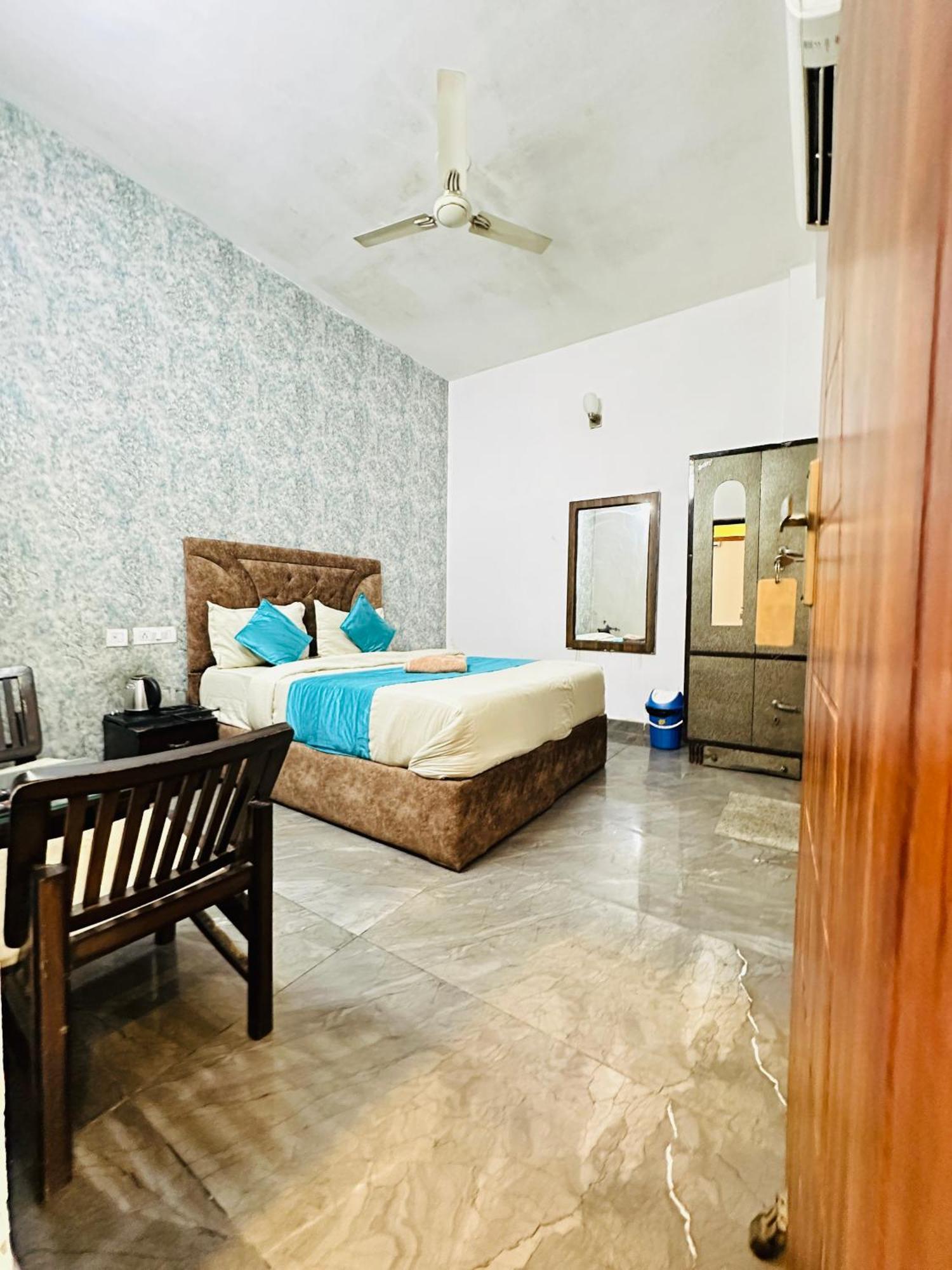 Shivjot Hotel Kharar 외부 사진