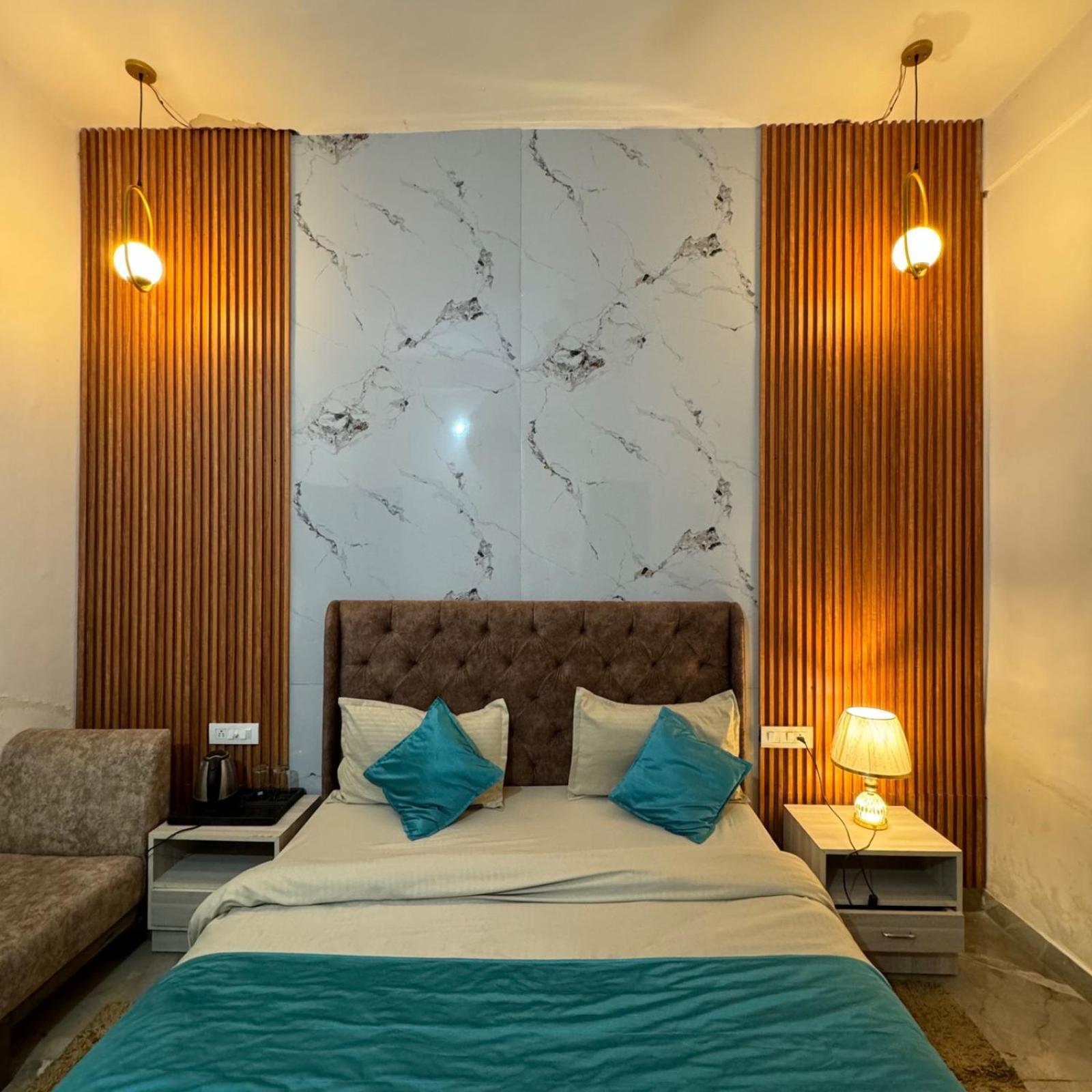 Shivjot Hotel Kharar 외부 사진