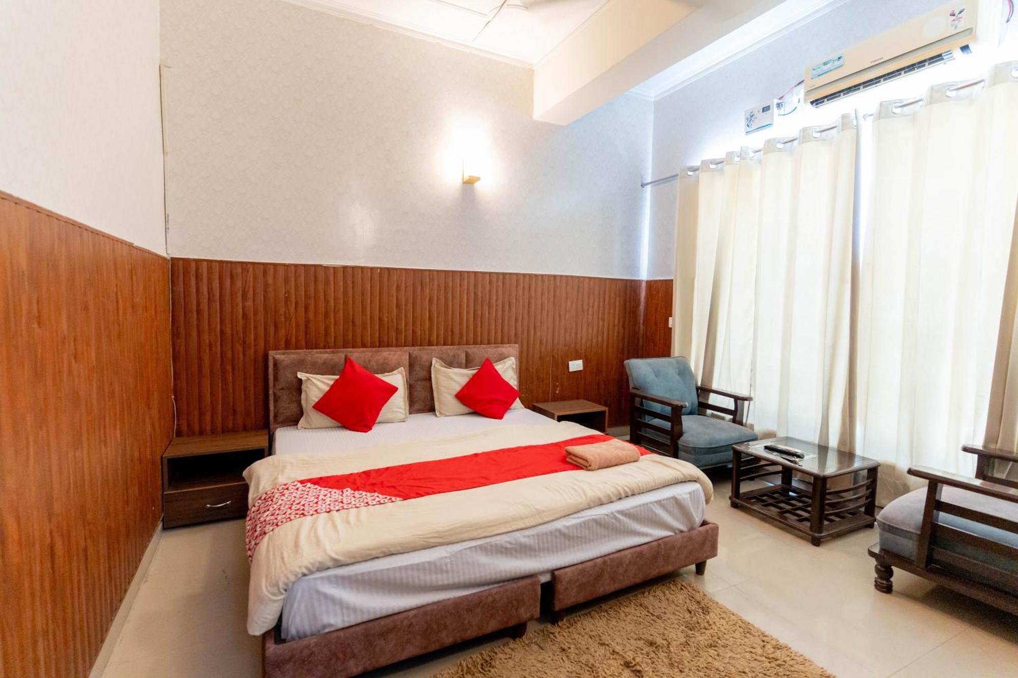 Shivjot Hotel Kharar 외부 사진